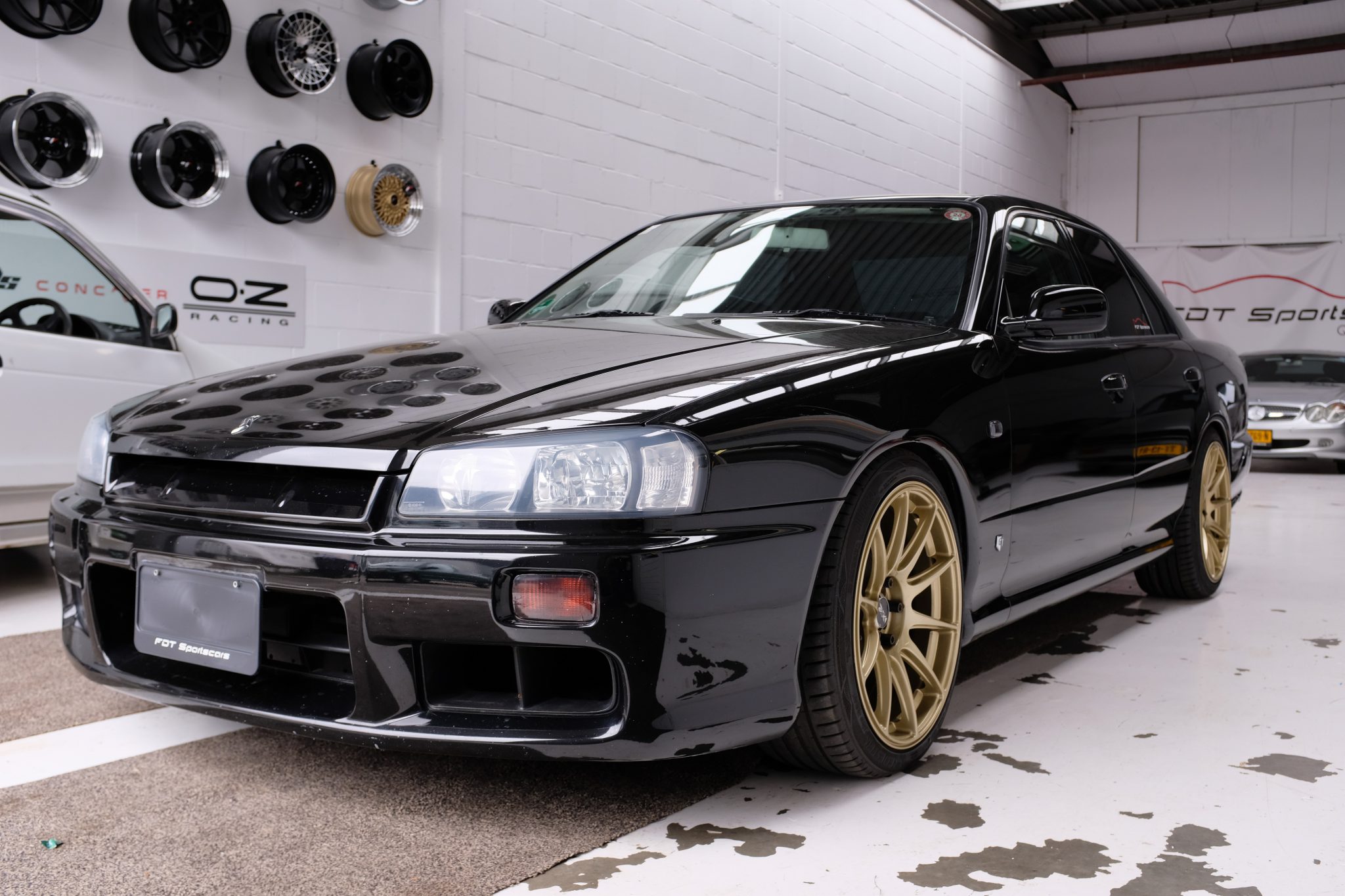 Nissan skyline r34 sedan